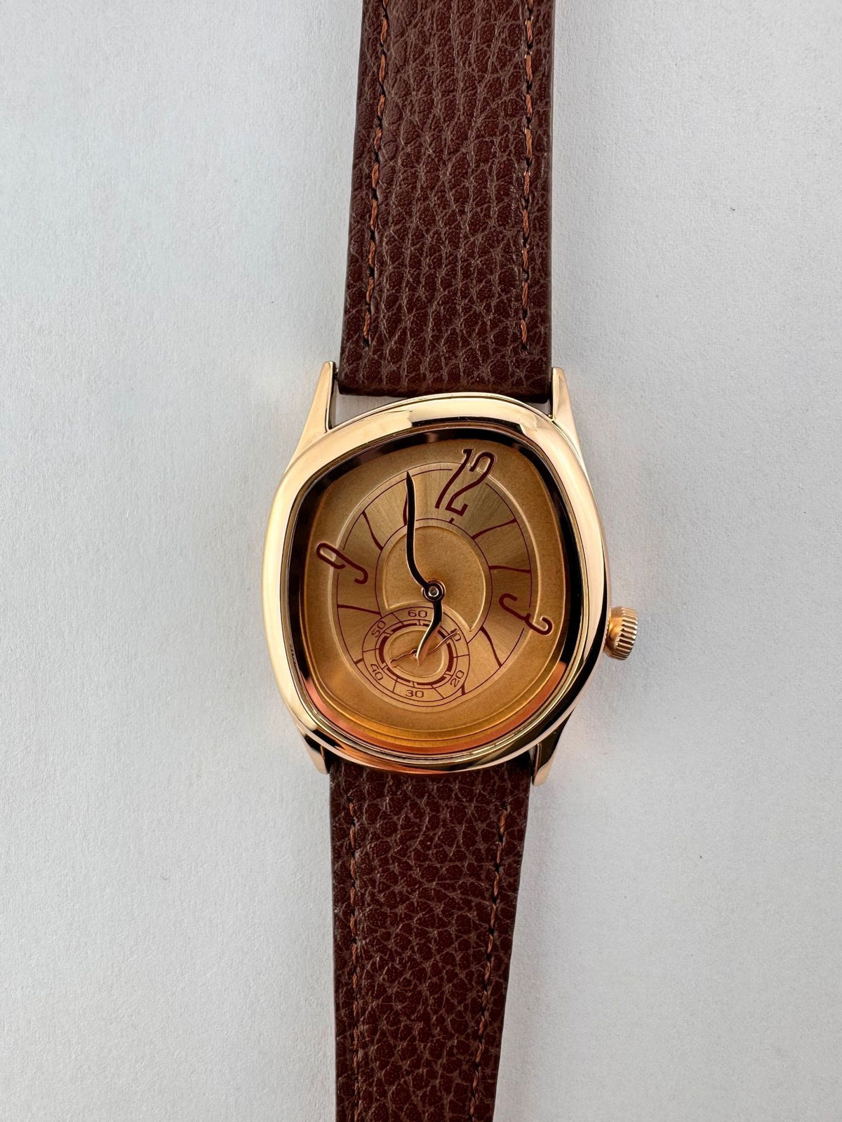 Unisex Twisted Asymmetric Quartz Strap Watch