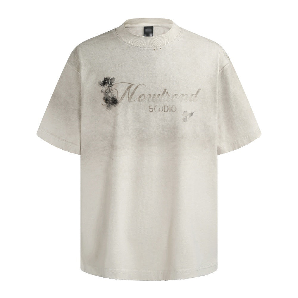 Gradual letter spray painting for old dirty short sleeved T-shirt