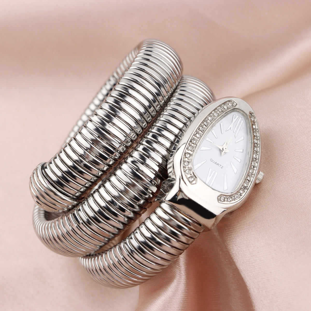 Serpent Quartz Bracelet Watch for Women