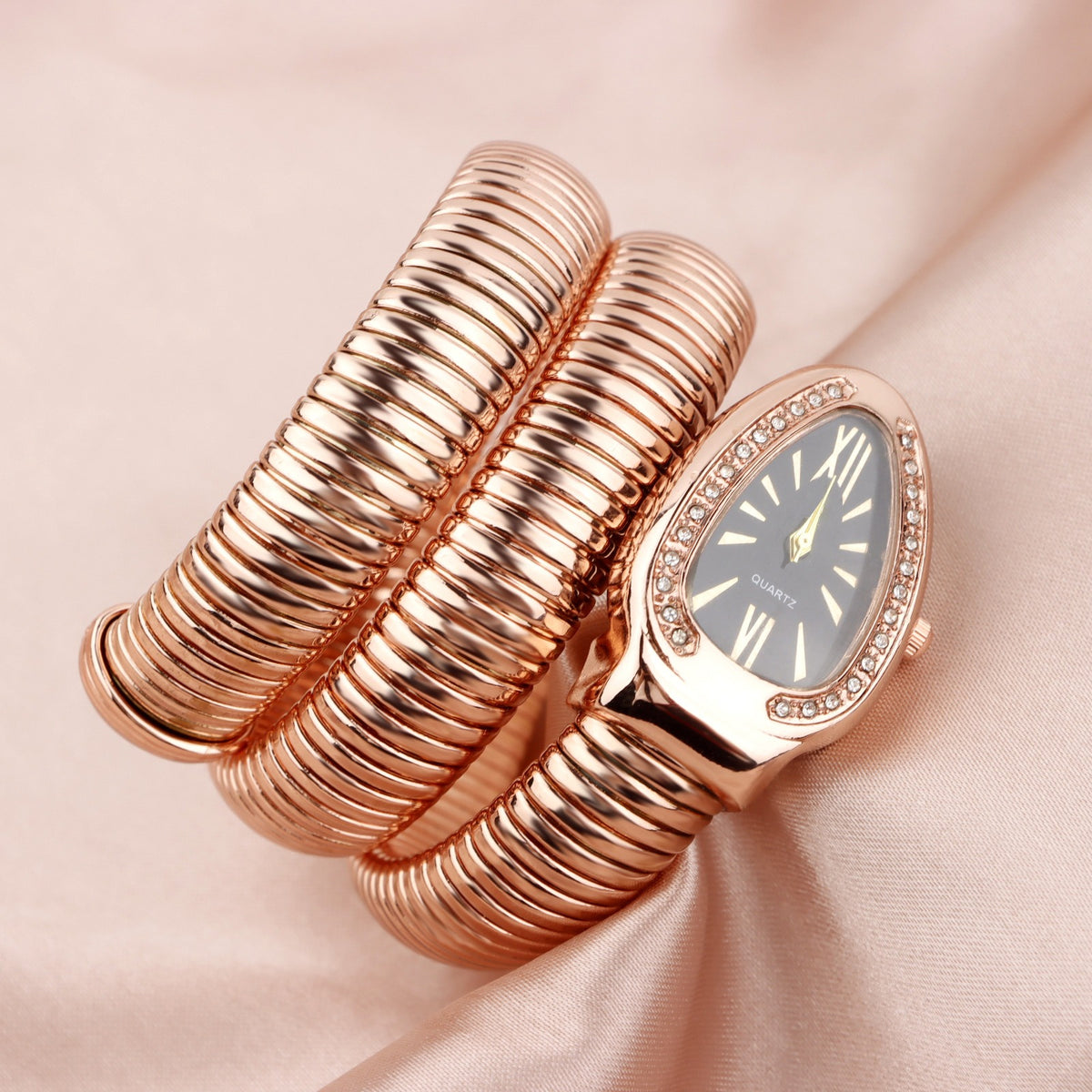 Serpent Quartz Bracelet Watch for Women