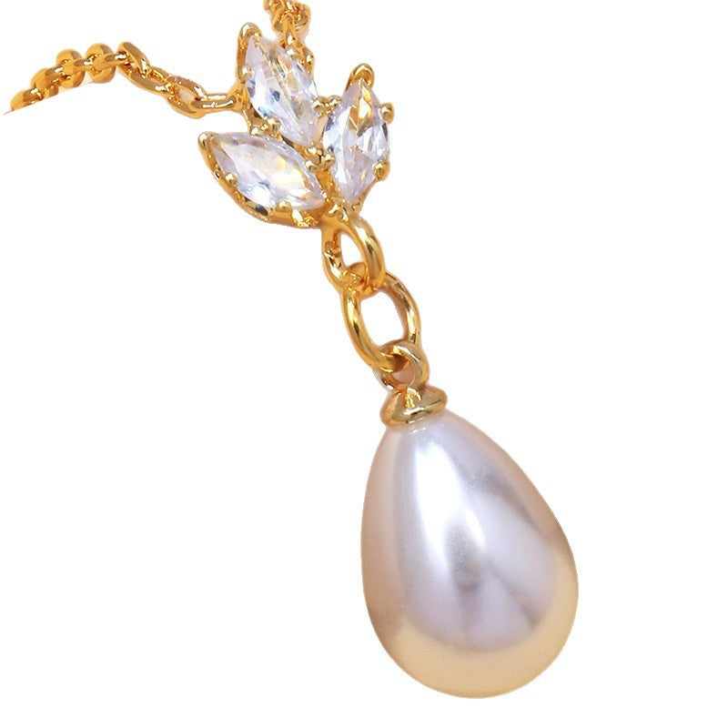 Pearl zircon collarbone chain