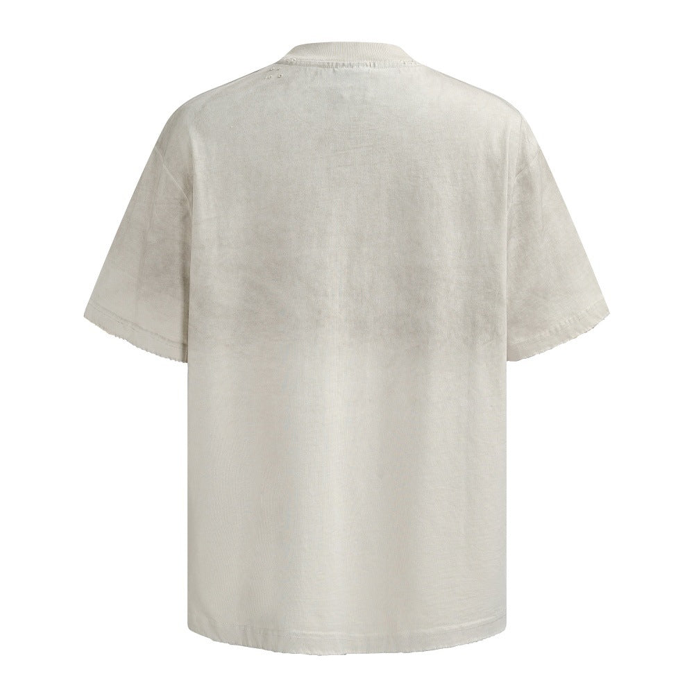 Gradual letter spray painting for old dirty short sleeved T-shirt