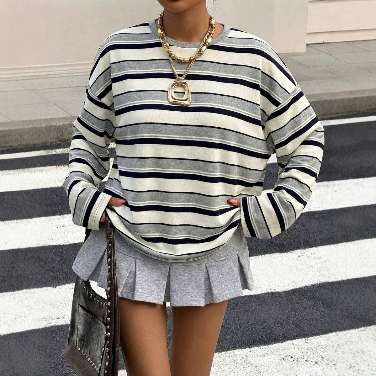 Round neck contrasting striped pullover loose hoodie