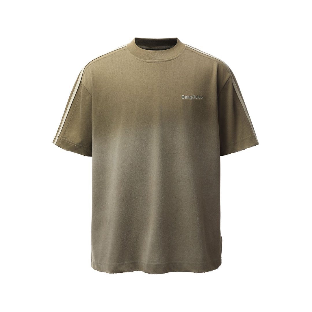 Embroidered gradient letters washed with water to make old short sleeves